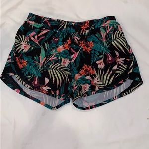🌴5 for 25 Old Navy Go Dry athletic shorts